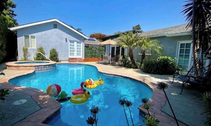 West Los Angeles House | Rock & Royalty Guesthouse, UCLA, Century City adj.