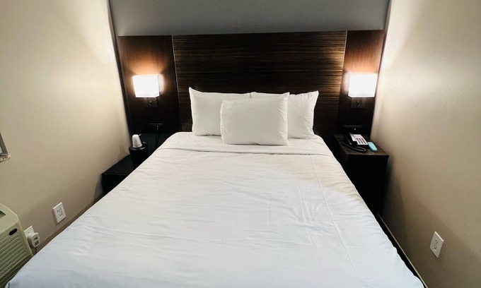 Brownsville Hotel | Rockaway Hotel Brooklyn