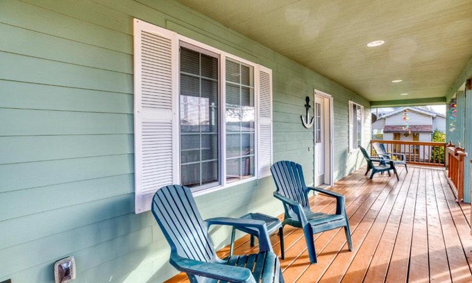 Rockaway Beach House | Rockaway Retreat - Meredith Lodging