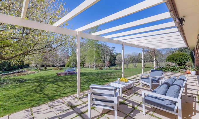 Bellawongarah House | Rockfield Farmers Cottage-Tranquil Garden Stay near Berry and Kangaroo Valley