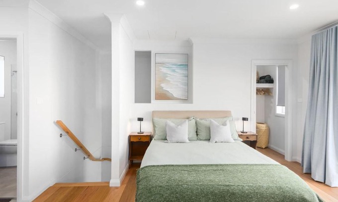 Shell Cove Apartment | Rockpool Escape - A Coastal Refresh near the Marina