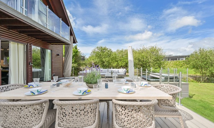 Winnard's Perch Ski Chalet | RockPools Hot Tub Lodge on Retallack Resort