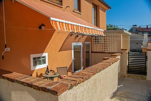 Vinkuran Apartment | Rocks & Stars studio apartment