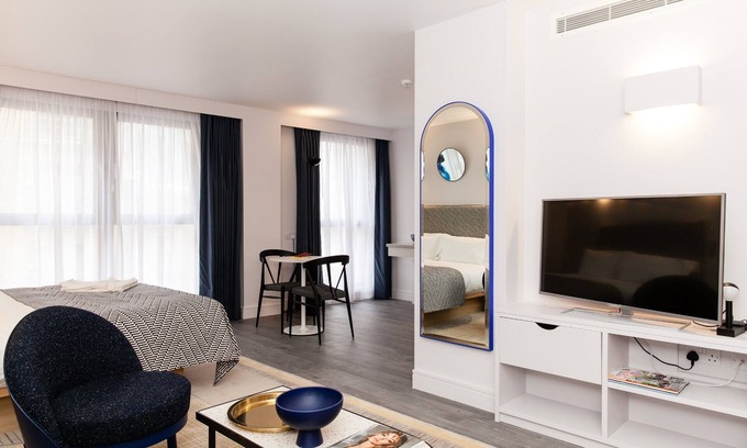 Tower Hill Apartment | Rockwell East