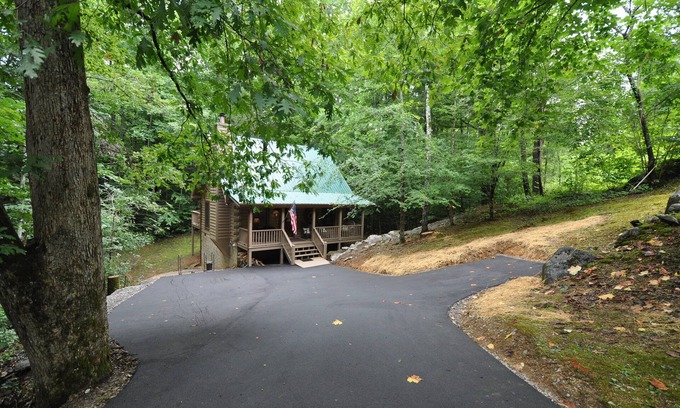 Townsend Cabin | Rocky Hollow a beautiful retreat in a wildlife rich Mountain Community!