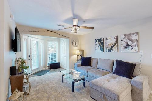 Kimberling City Apartment | Rocky Shore Retreat