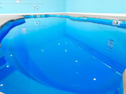 Hollister House | Rocky Shores Retreat - Indoor Pool Open