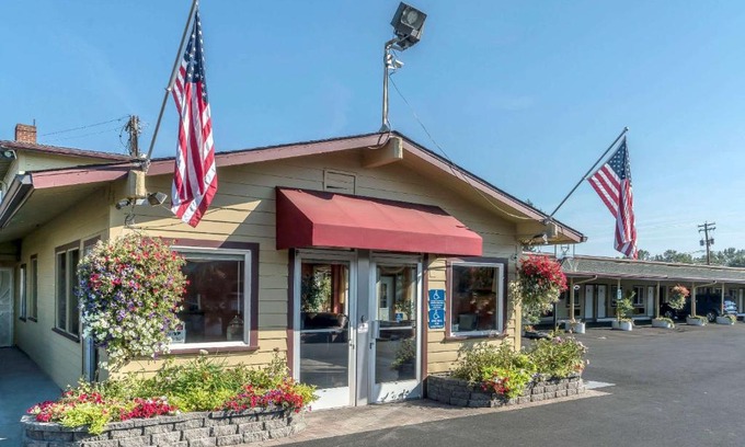 City Center Medford Hotel | Rodeway Inn Medford South I-5