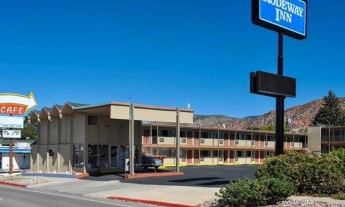 Cedar City Hotel | Rodeway Inn