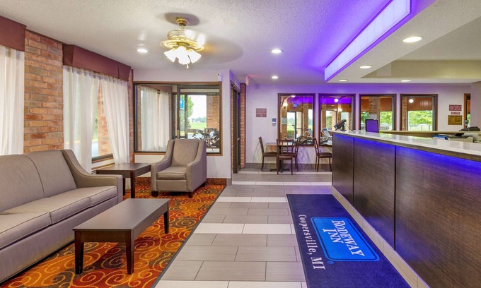 Coopersville Hotel | Rodeway Inn