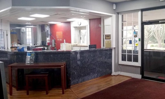 Sumter Hotel | Rodeway Inn