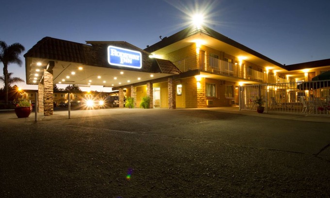 Rohnert Park Hotel | Rodeway Inn Wine Country