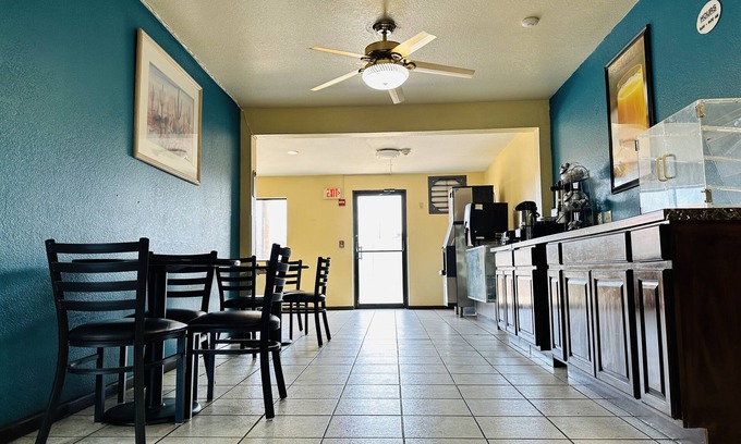 Winslow Hotel | Rodeway Inn Winslow I-40