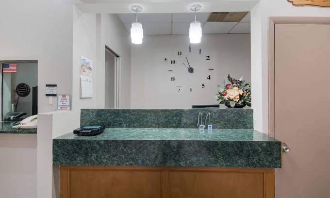 Wormleysburg Hotel | Rodeway Inn Wormleysburg - Harrisburg