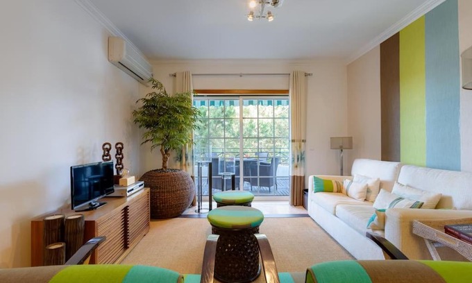 Vale de Carro Apartment | ROJA PÉ - Elegante apartamento T2 com AC perto do Pine Cliffs