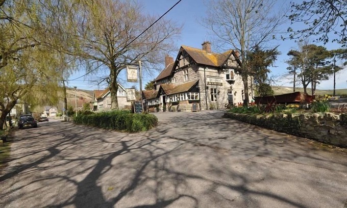 Weymouth Cottage | Rolling Hills