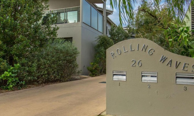 Merimbula House | Rolling Waves No 2