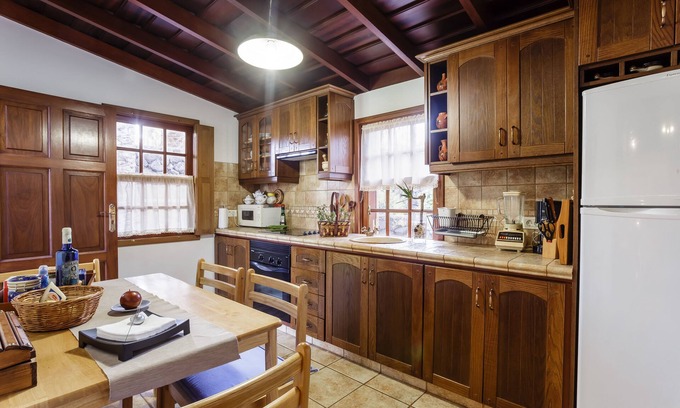 Brena Baja Cottage | Romántica Casa con Buena Ubicación y Wi-fi