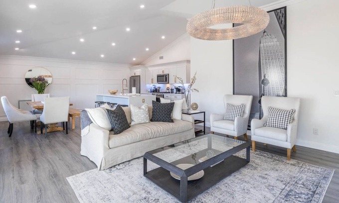 Scottsdale Estates Nine House | Roma Home near Old Town w/ Private HEATED Pool and Putting Green