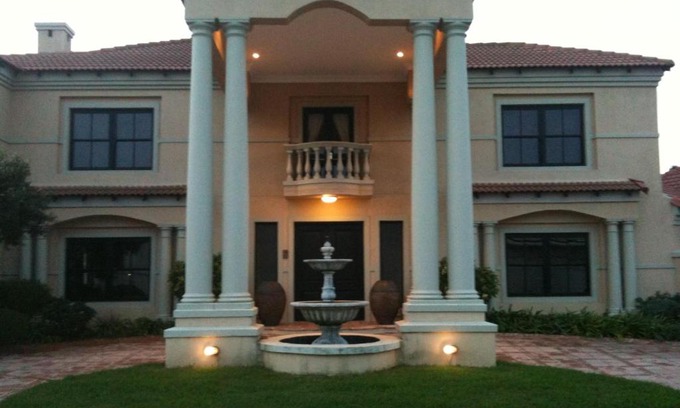 Sunset Beach House | Roman Retreat