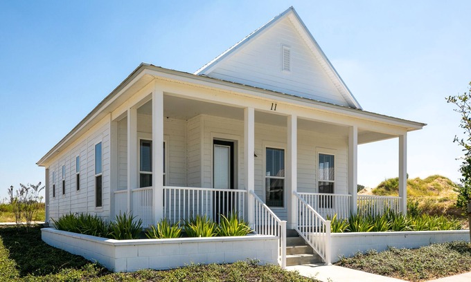 Lake Alfred Cottage | Romantic 1BR/1BA Cottage overlooking Lake Alfred!