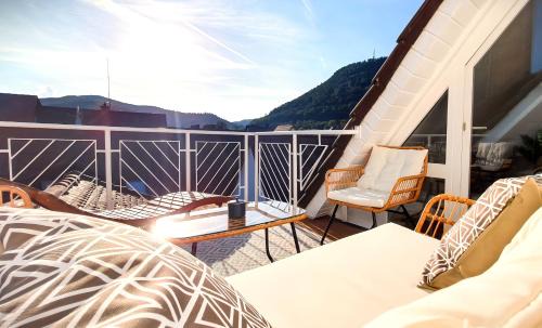 Annweiler am Trifels Apartment | ROMANTIC-Apartment - Altbauflair mit Dachterrasse & Waldblick, Maisonette, 80m2