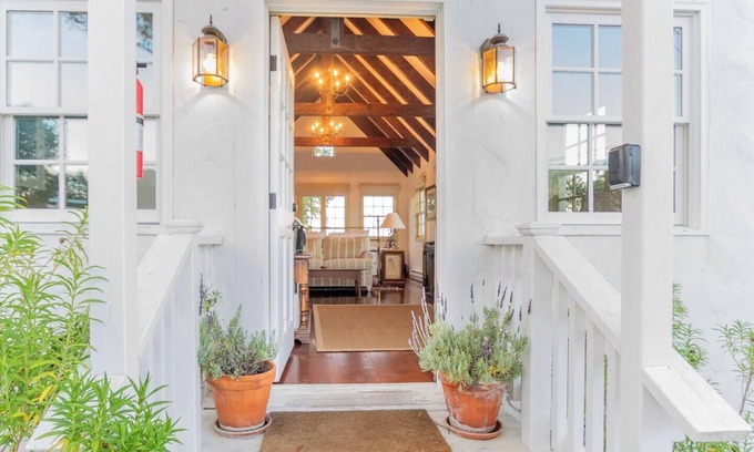 Monterey House | Romantic Carmel Cottage: Ocean & Country Views