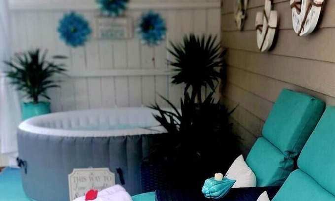 Emerald Isle House | Romantic Celebrations Meet the Beach! [Suite Retreat]