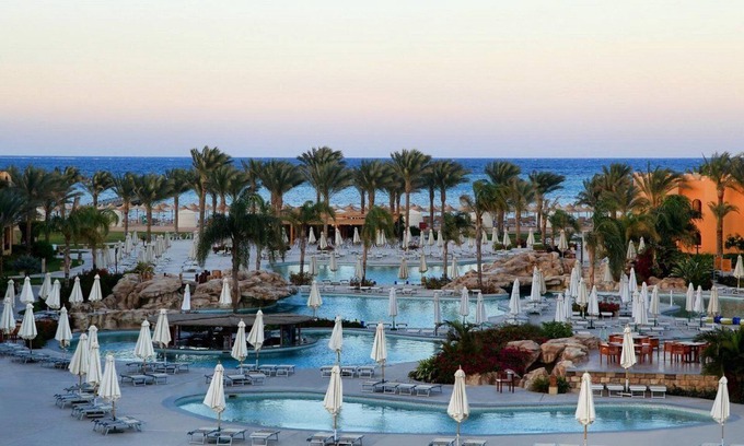 Hurghada Ski Chalet | Romantic chalet in 5 star hotel for relaxation and summer vibe