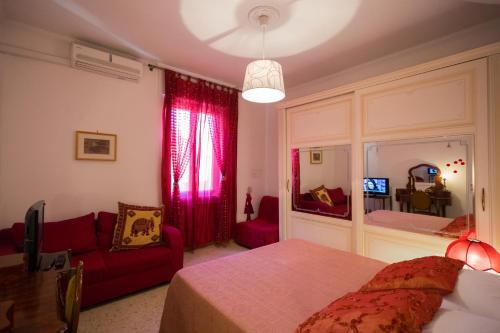 Prenestino-Centocelle Apartment | Romantic Ciclamini House