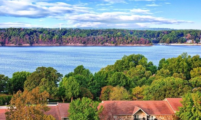 Afton Resort | Romantic evening cruise!