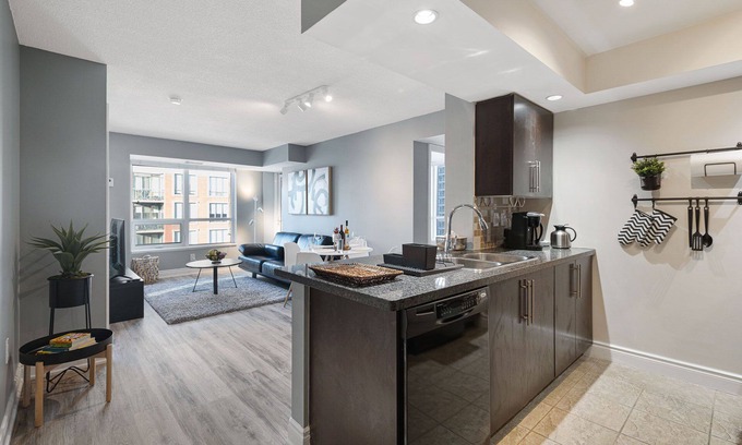 Willowdale Apartment | Romantic Experienc of a 2 Bedroom