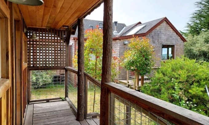 McDonald Cottage | Romantic Garden Cottage with private outdoor hot tub
