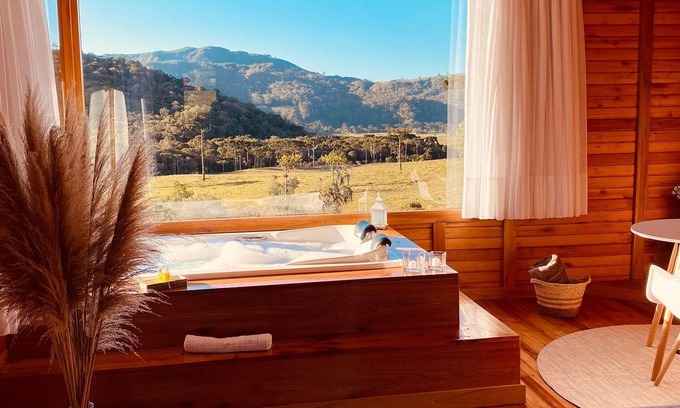 Rancho Queimado Ski Chalet | Romantic Getaway with Jacuzzi and Breakfast in Rancho Queimado
