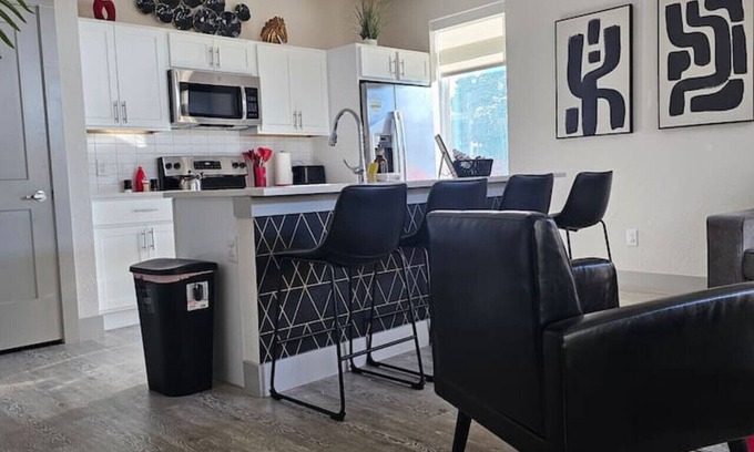 Downtown San Antonio Condo | Romantic Getaway Hotel/Apt facing Riverwalk