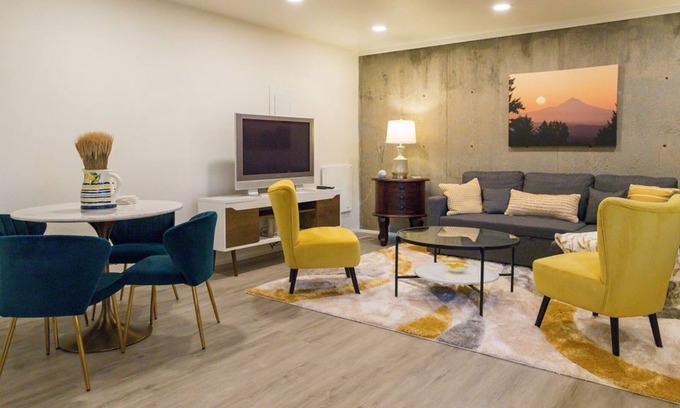 Dundee Apartment | Romantic Getaway in Wine Country