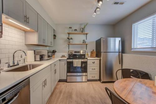 Colorado Springs House | Romantic Getaway Base of Mountains Parks & Trails
