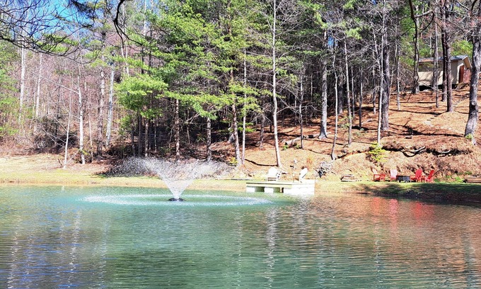 Millers Creek House | Romantic Getaway w/Mtn views, private pond, 10 acres, surrounded by woods. New!