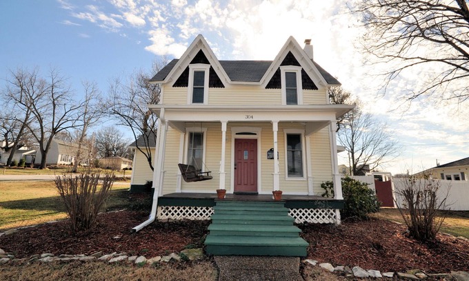 Ozark Cottage | Romantic Historic Cottage in the Ozarks!