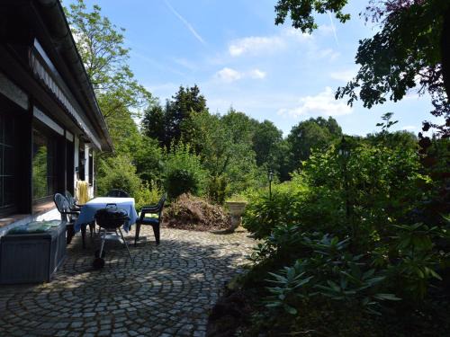 Strotzbusch House | Romantic Mansion in Strotzb sch by the Forest