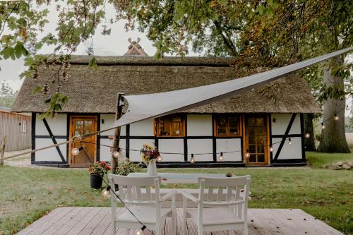 Scharnebeck House | Romantic Nights Under The Thatched Roof