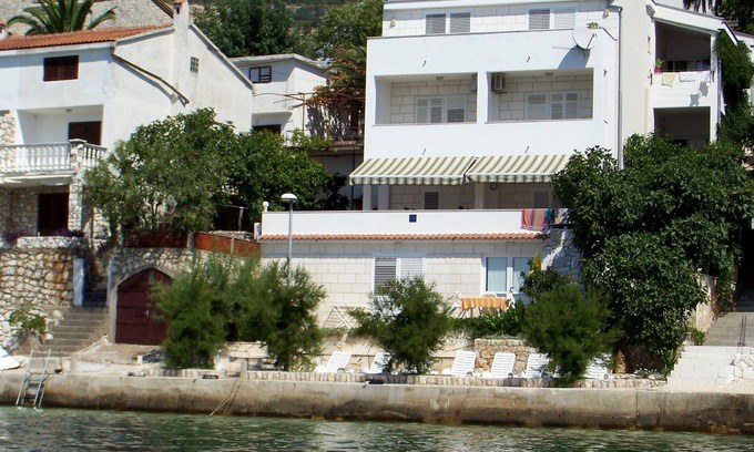 Komarna Apartment | Romantic, quite, seafront apartment, sunbeds, barbecue, all by the sea. For 2p