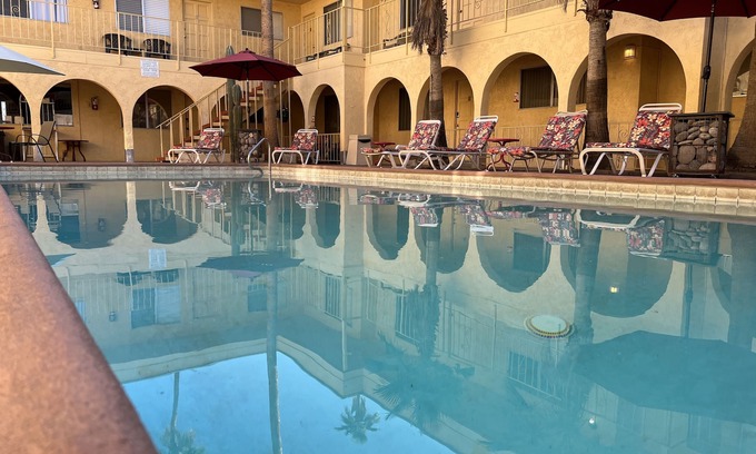 Lake Havasu City Apartment | Romantic Retro Retreat Valley Ho Hidden Palms