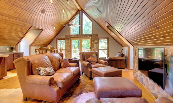 Gassville Apartment | Romantic River Retreat in Gassville