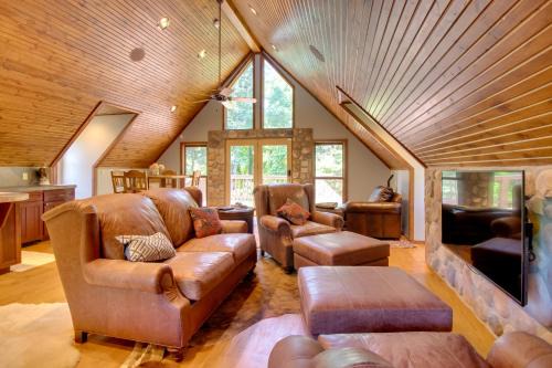 Gassville Apartment | Romantic River Retreat in Gassville