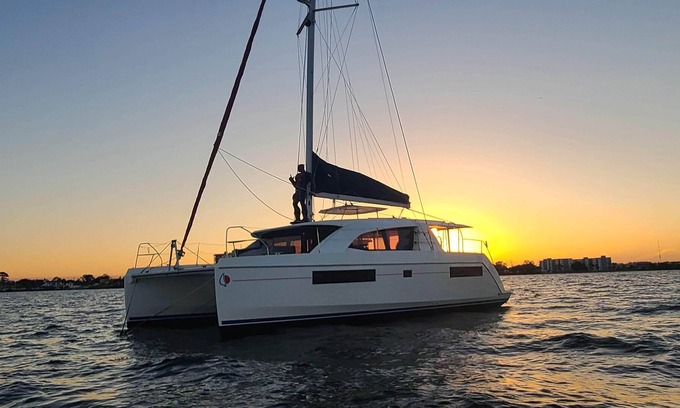 Coconut Grove Boat Rental | Romantic Sailboat 40ft