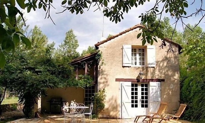 Capdrot Cottage | Romantic Stone Cottage for two, 5 minute Stroll to Beautiful Monpazier