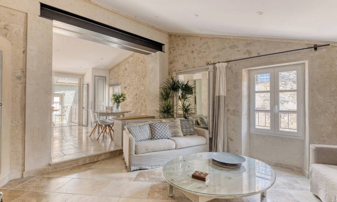 Valbonne Apartment | Romantic stone Loft in the heart of Valbonne
