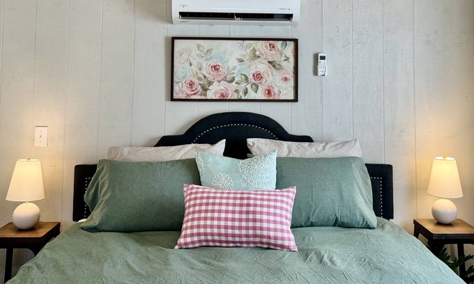 Mena Cottage | Romantic studio cottage, ride 2 Wolf Pen Gap, king, paved rd, fire pit, private.