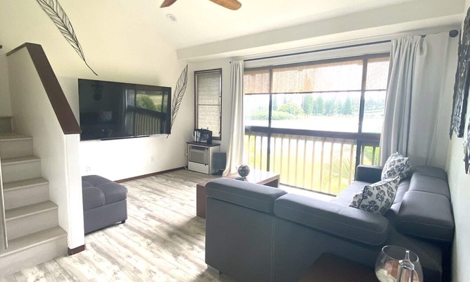 Kahuku Condo | Romantic Villa-Lovely Pond & Ocean View Studio